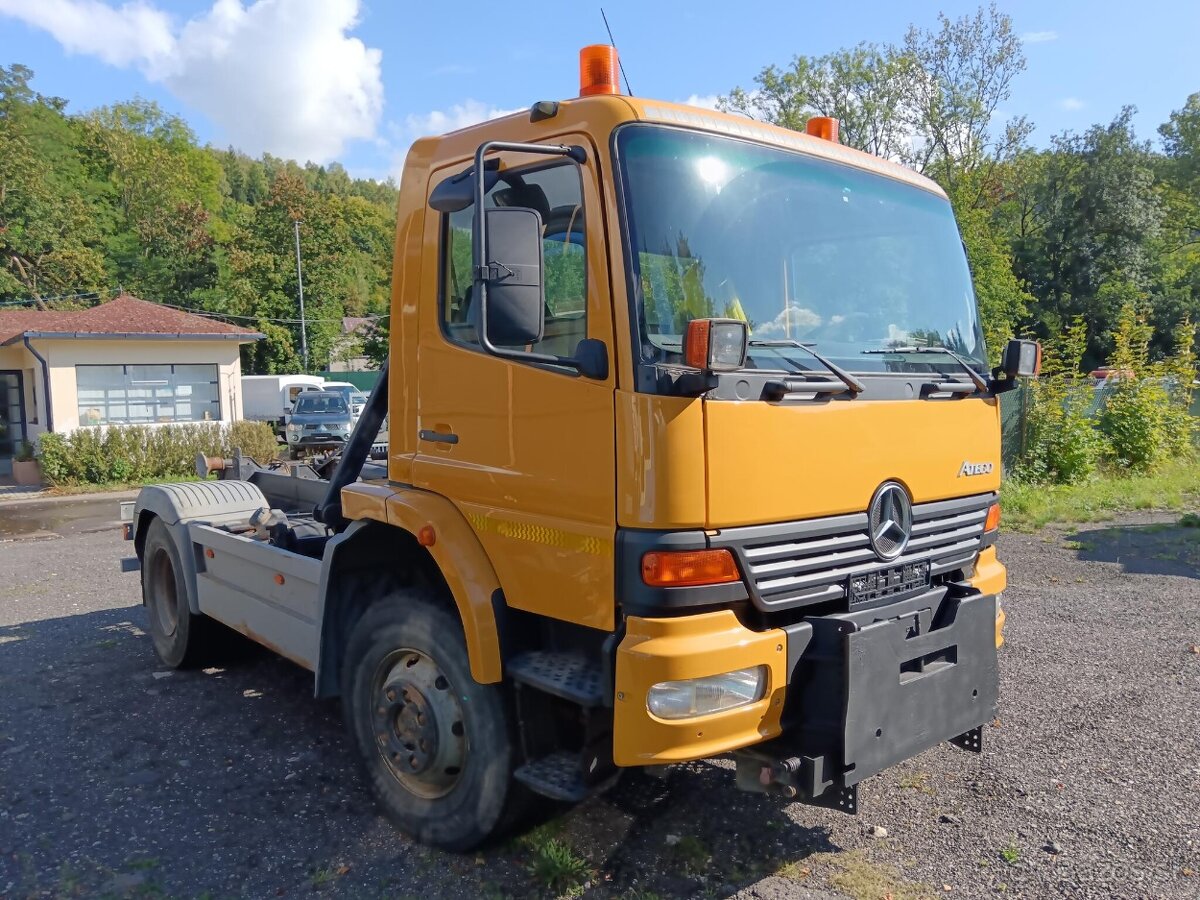 MERCEDES BENZ ATEGO 1318 Nosič kontejnerů