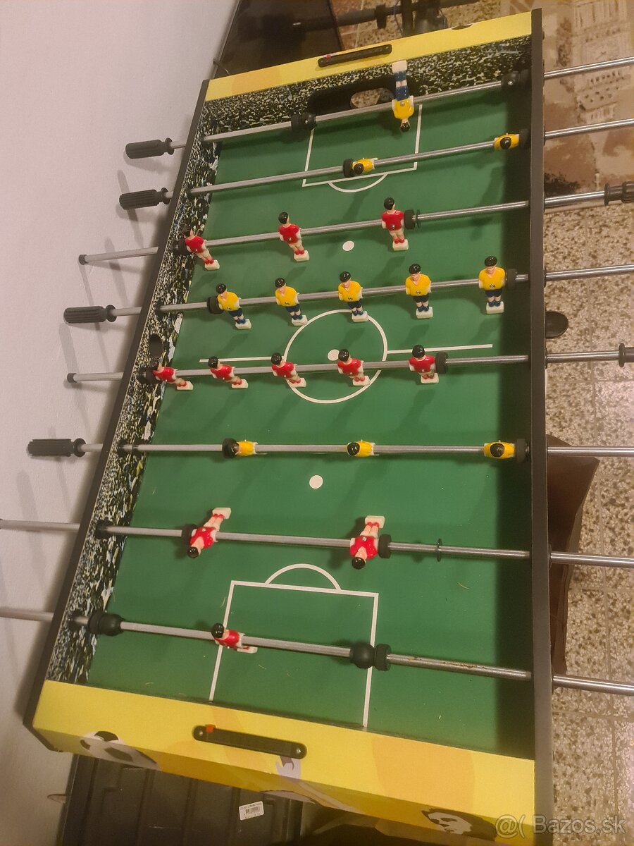 Futbalový stôl