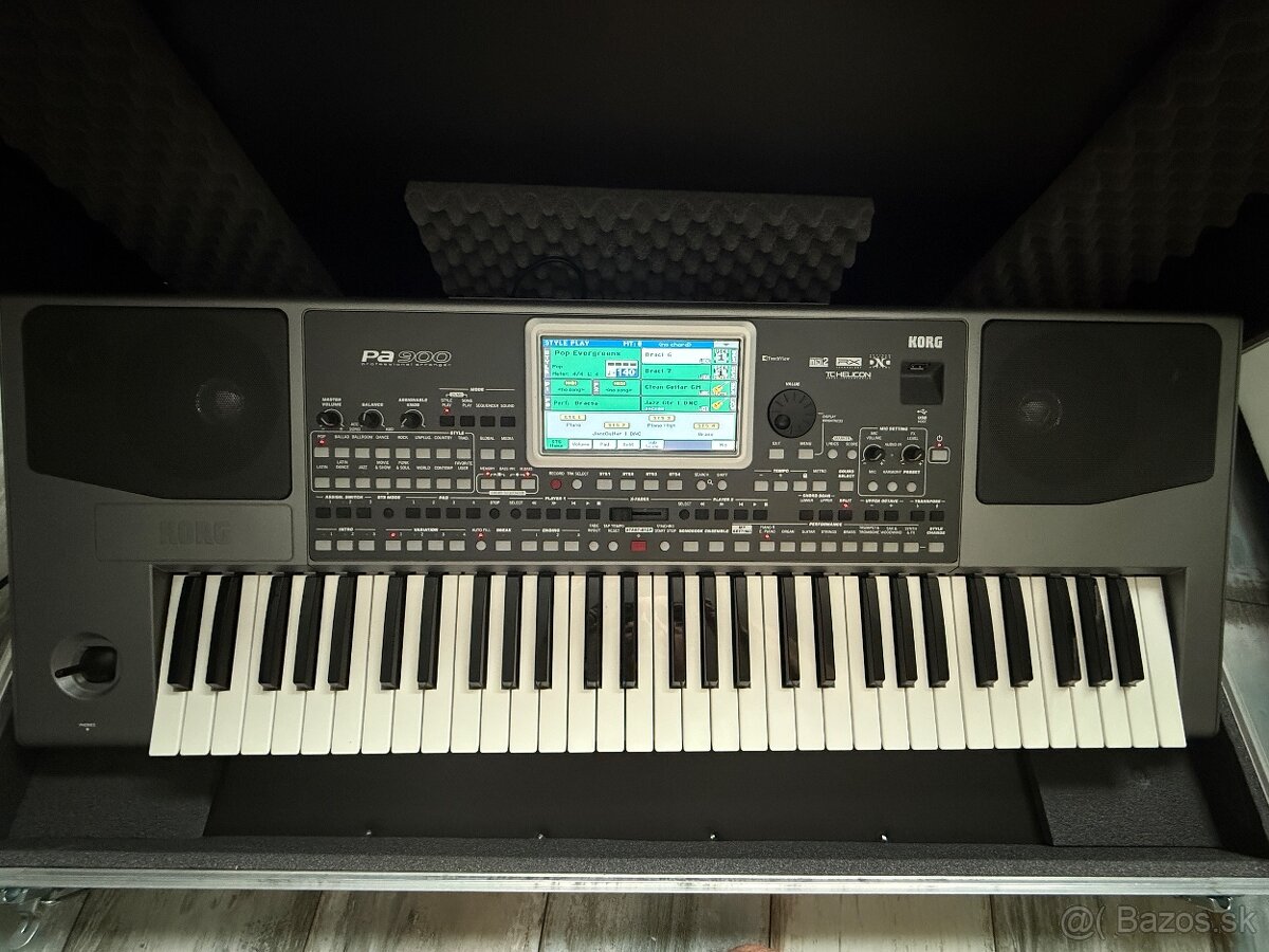 Korg PA 900