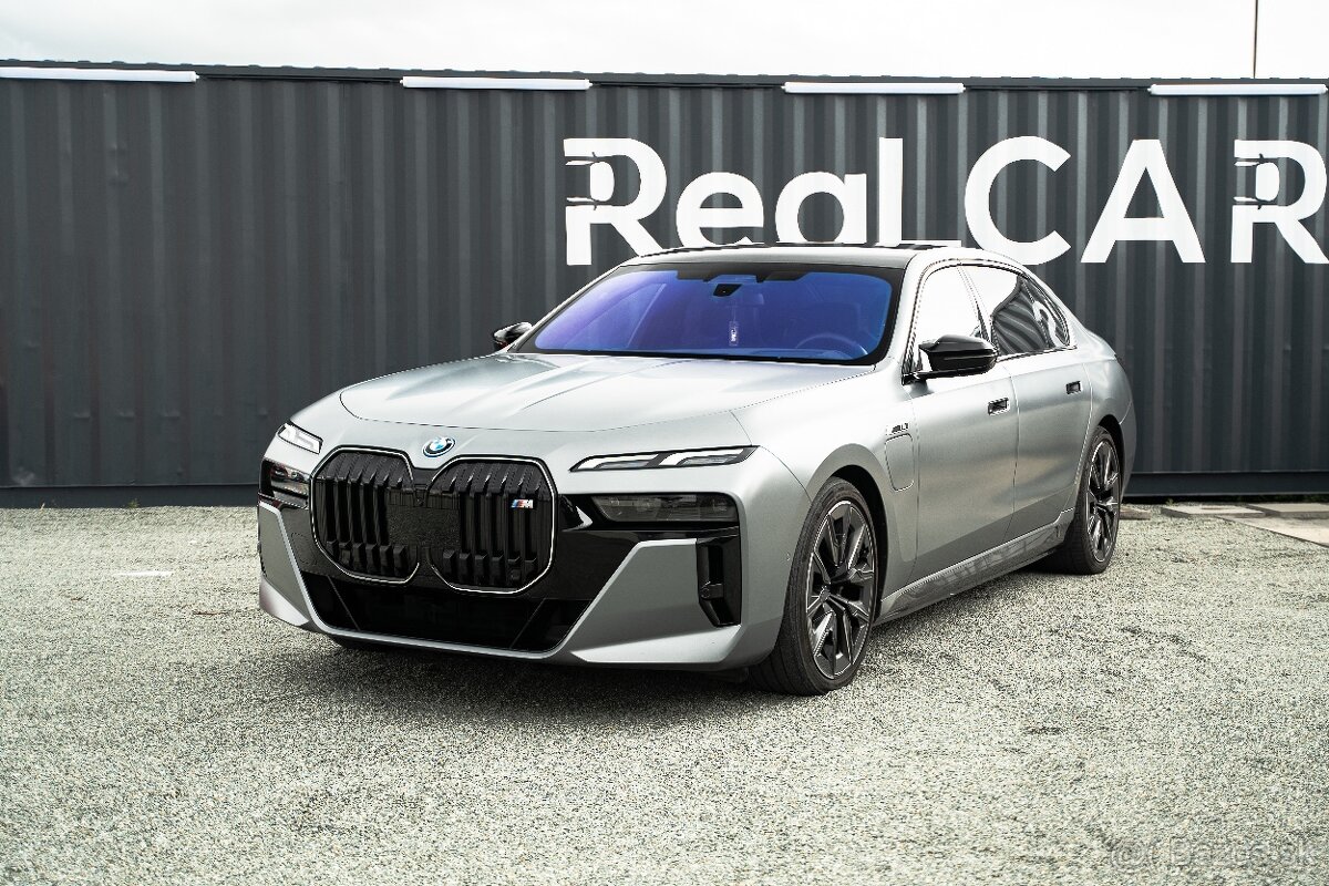 BMW M760e xDrive A/T Na prenájom