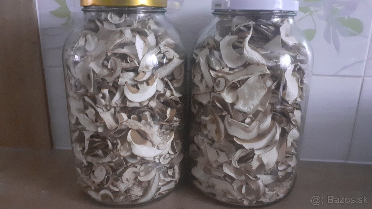Predám posledné 2 štvorlitrové poháre sušených dubákov