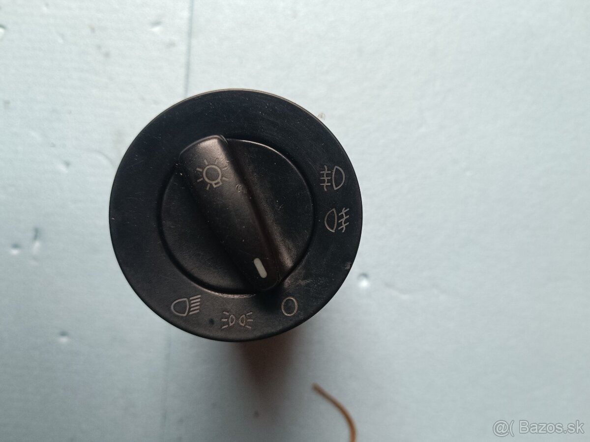 Vypínač prepínač svetiel