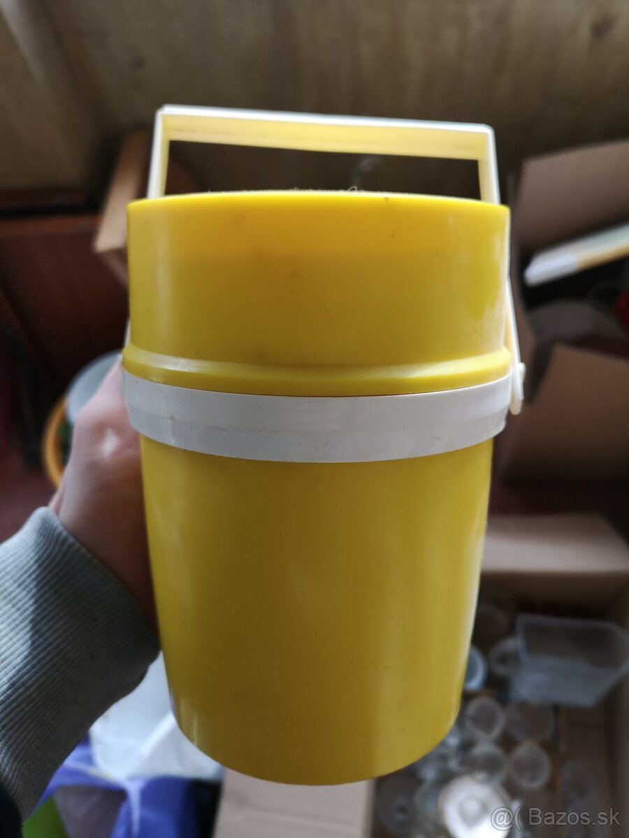 retro termoska na zmrzlinu