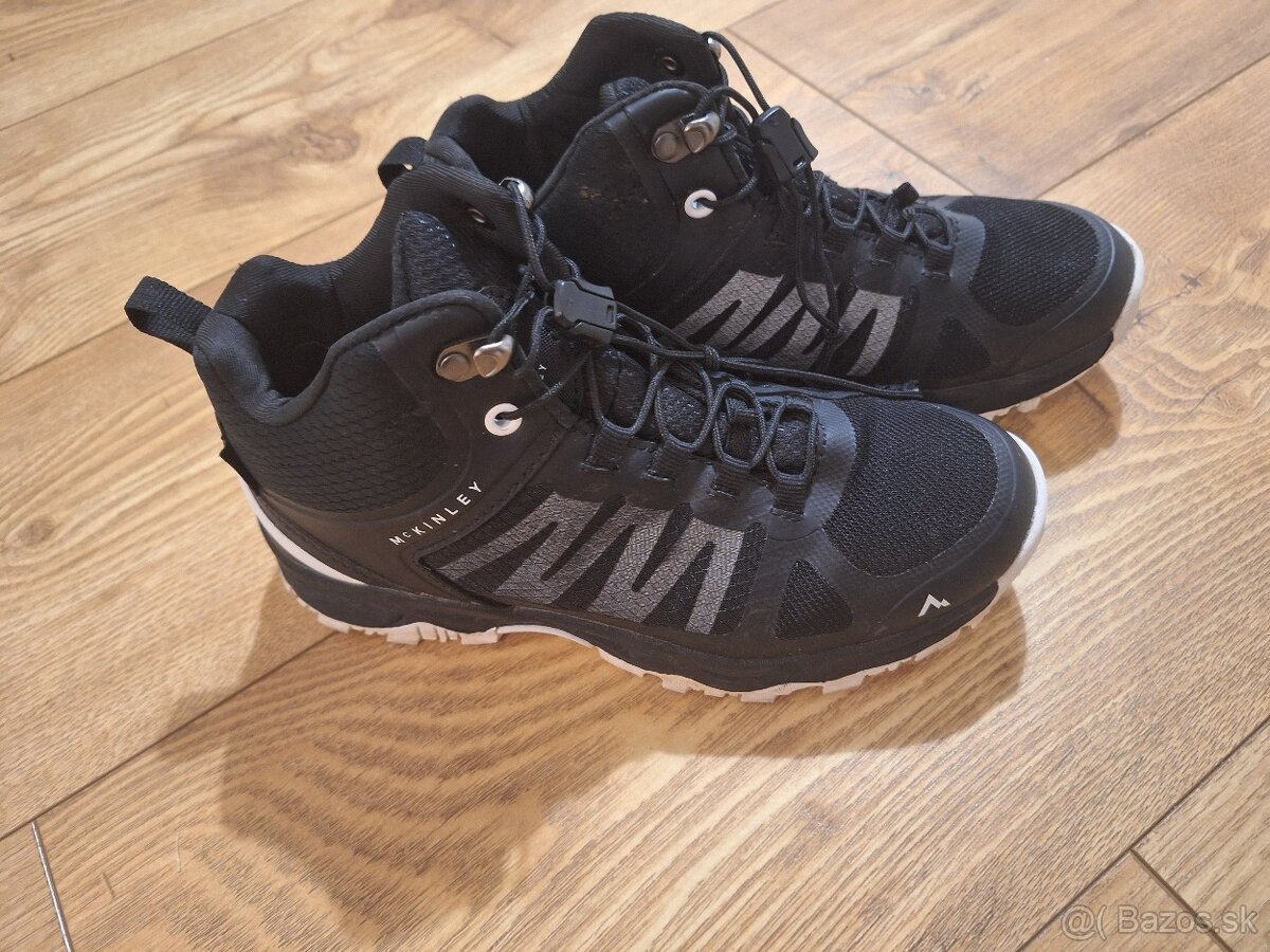 Chlapčenská turistická obuv