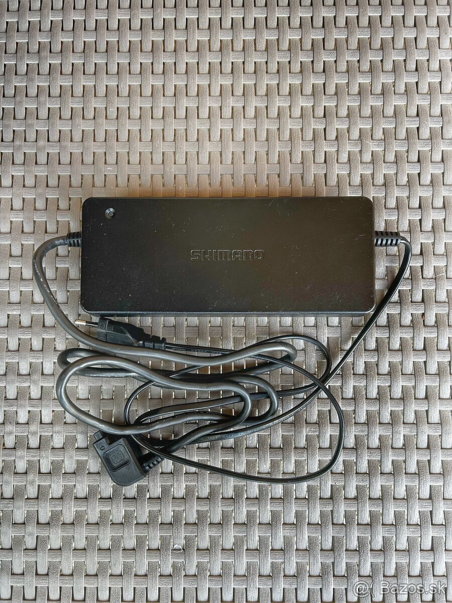 Nabíjačka Shimano EC-E6000 pre elektrobicykle