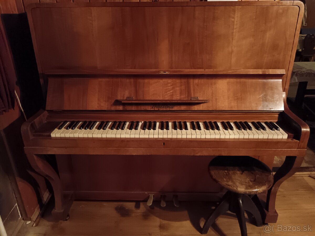Klavir/piano Dalibor