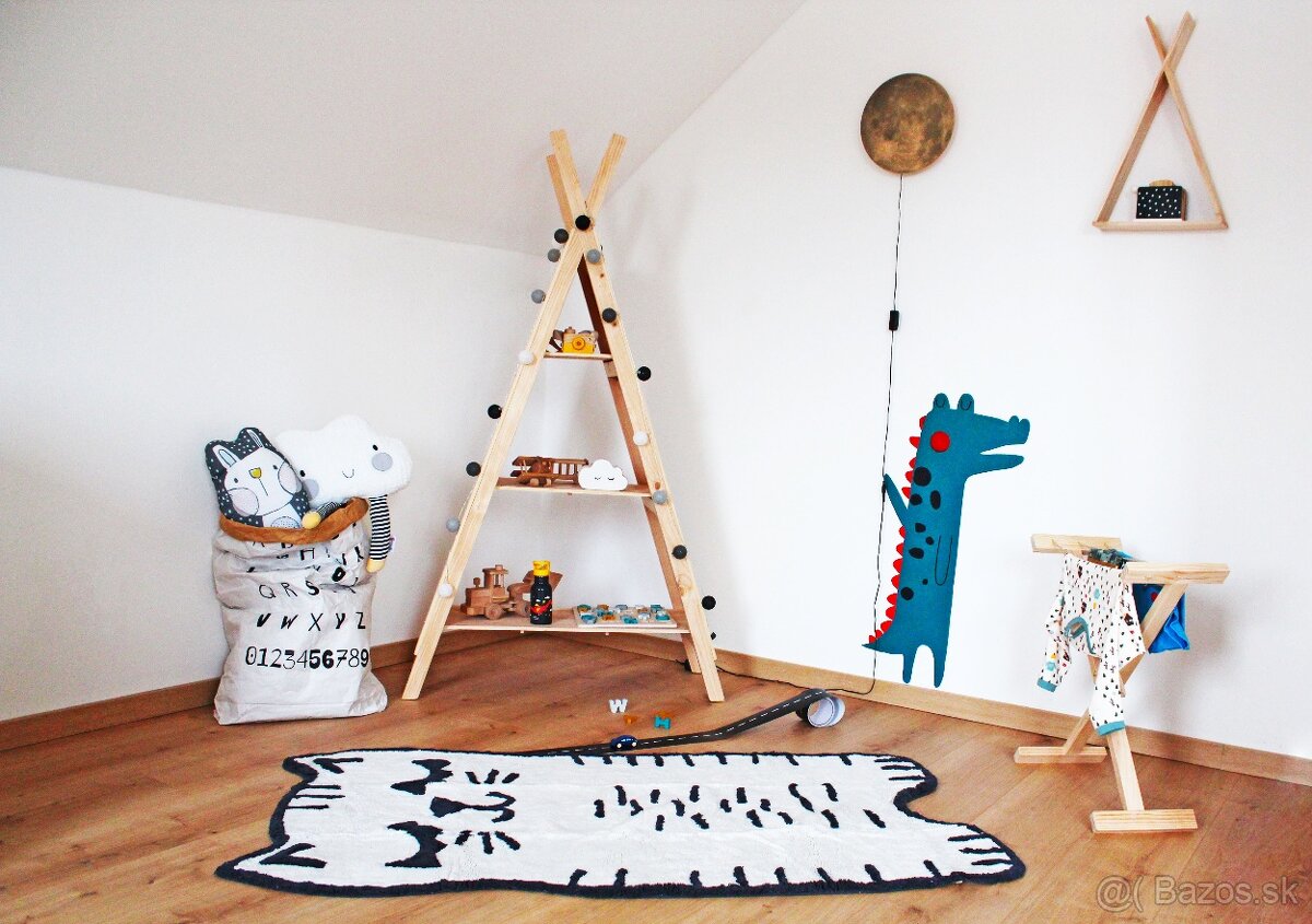 Tipi regál alebo malá knižnica