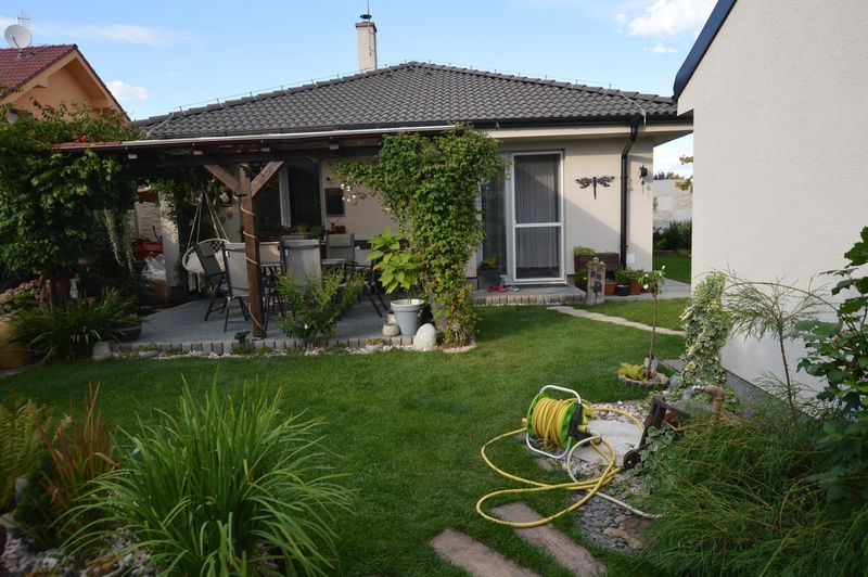 Čarovný 4 izb. bungalov, Senec, pozemok 4,5a, všetky siete,