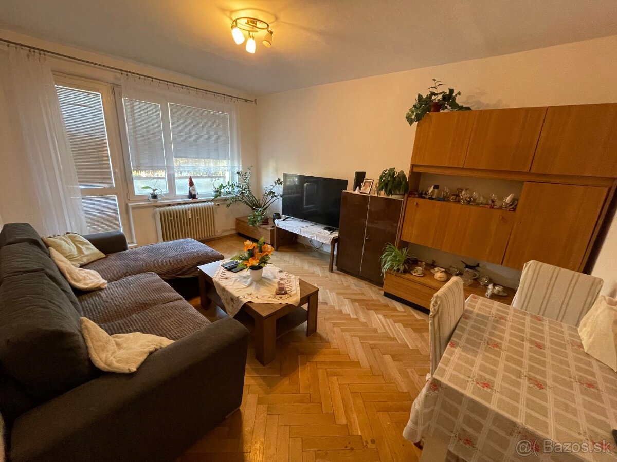 2-izbový byt na dobrom  mieste, Martin - Sever