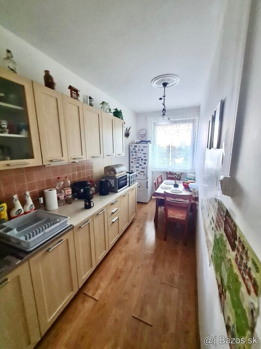 Na predaj 3 izbový byt, Nové Zámky