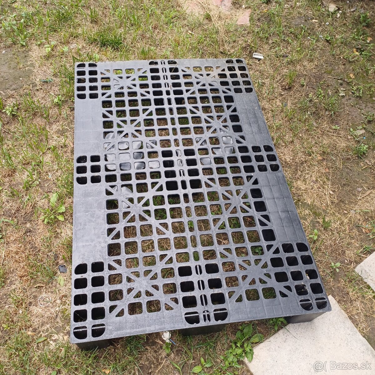 Plastove palety 2 kus