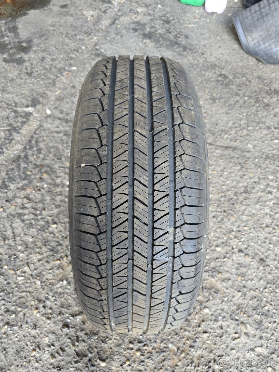 1KS nová 235/60/18