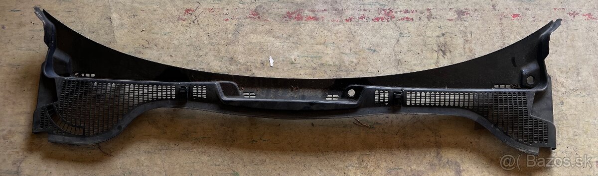 Torpédo pod čelné okno