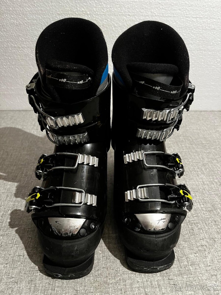 Lyže a lyžiarky rôzne veľkosti