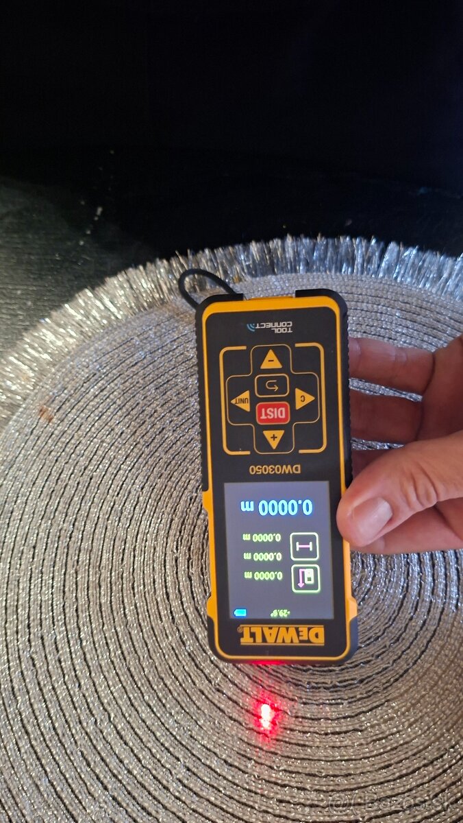 Dewalt laser merač zdialenosti