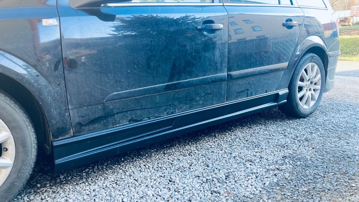 bočne prahy Opel astra h caravan