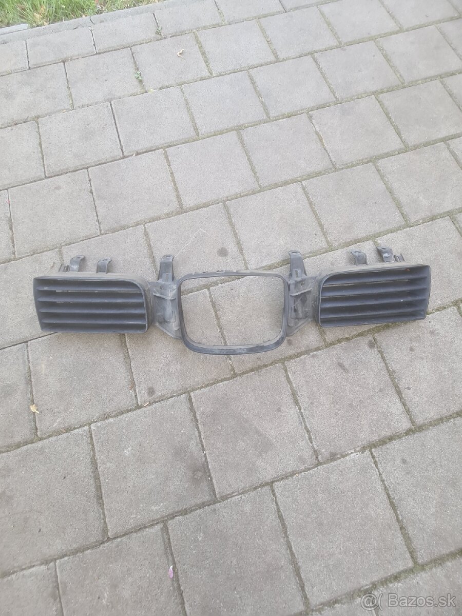 Seat leon mriežka chladiča