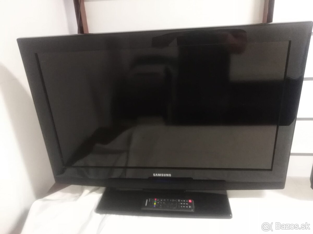 TV Samsung uhlopriečka 32 (80cm)