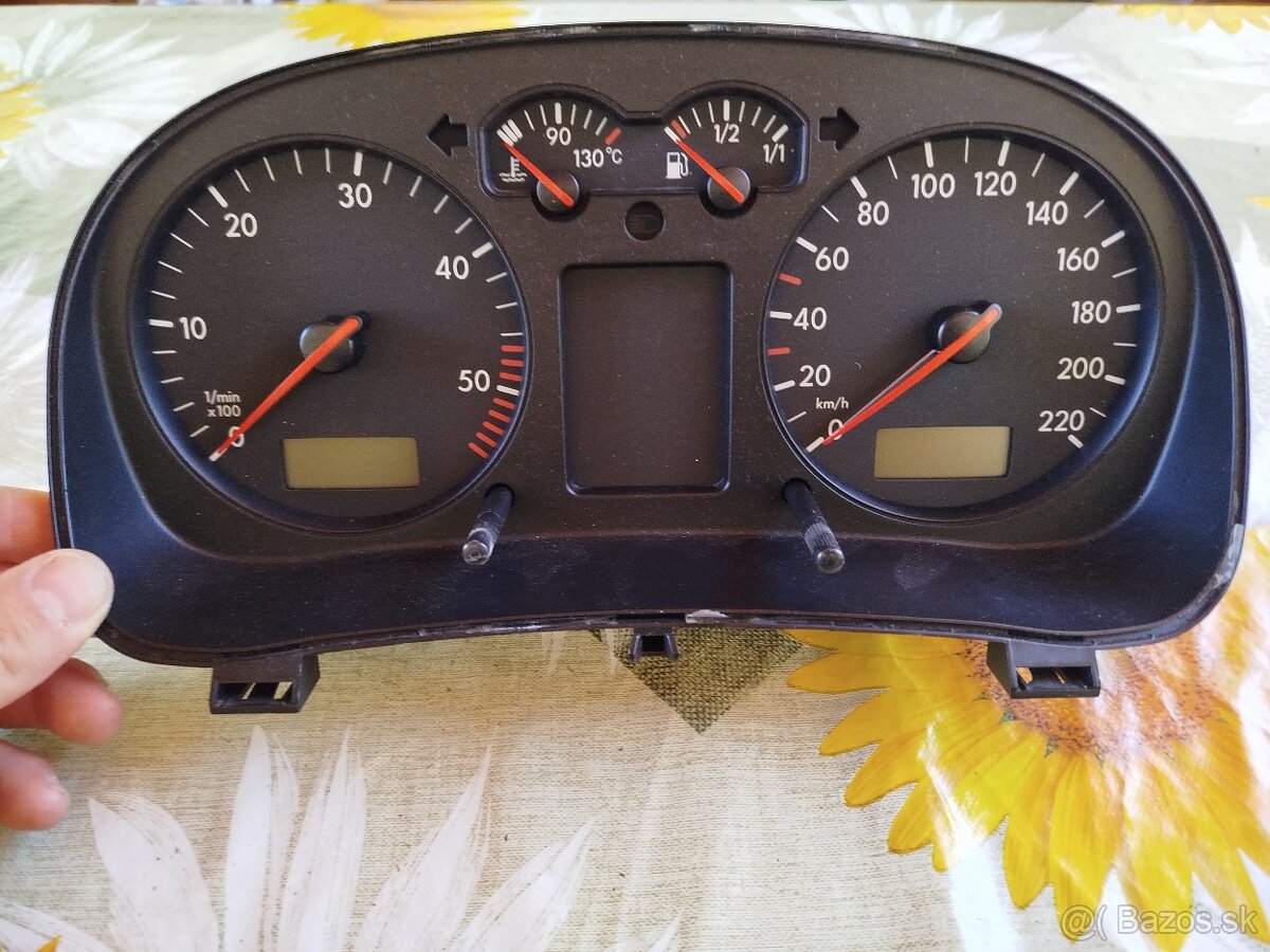 Budíky VW Golf 4 TDI