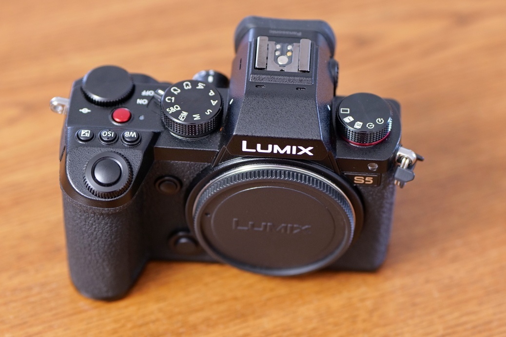 Panasonic S5- full frame bezzrkadkovka- telo