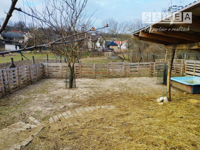 Rekreačný pozemok v obci Chtelnica o výmere 1140m2.