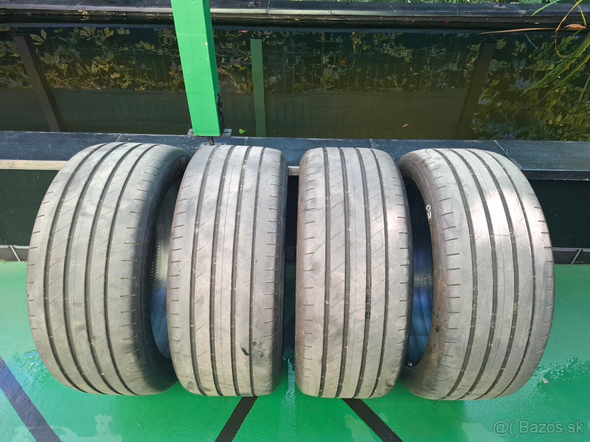 265/40 r21 letné dot 40/23 5,5mm Goodyear eagle f1