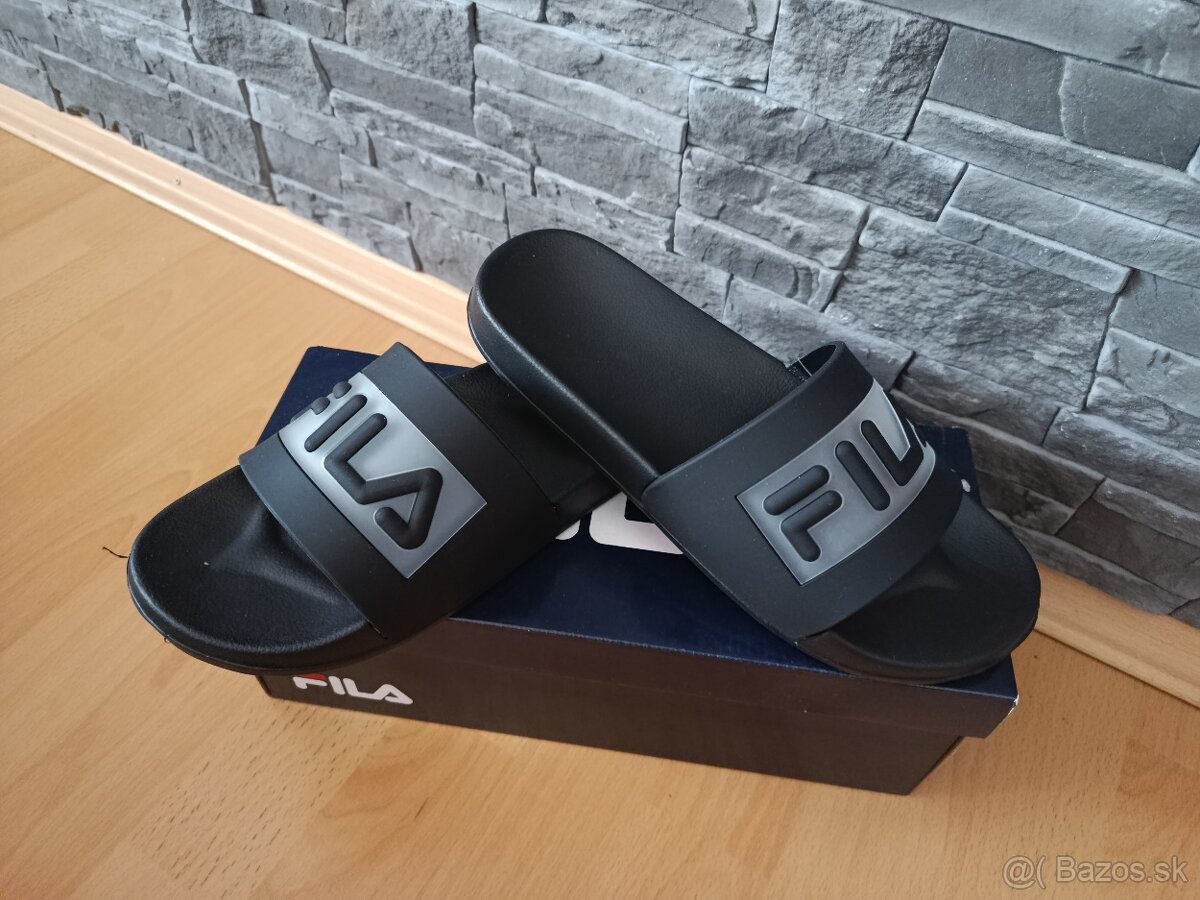 Nenosené dámske šľapky Fila c.39