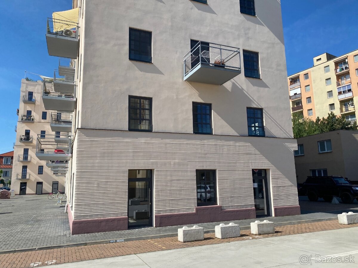 Novostavba komerčného priestoru - PREDAJ