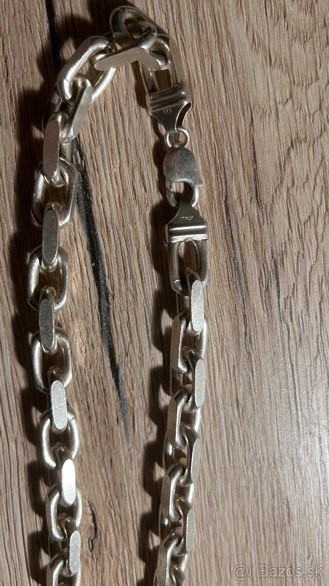 Strieborná retiazka