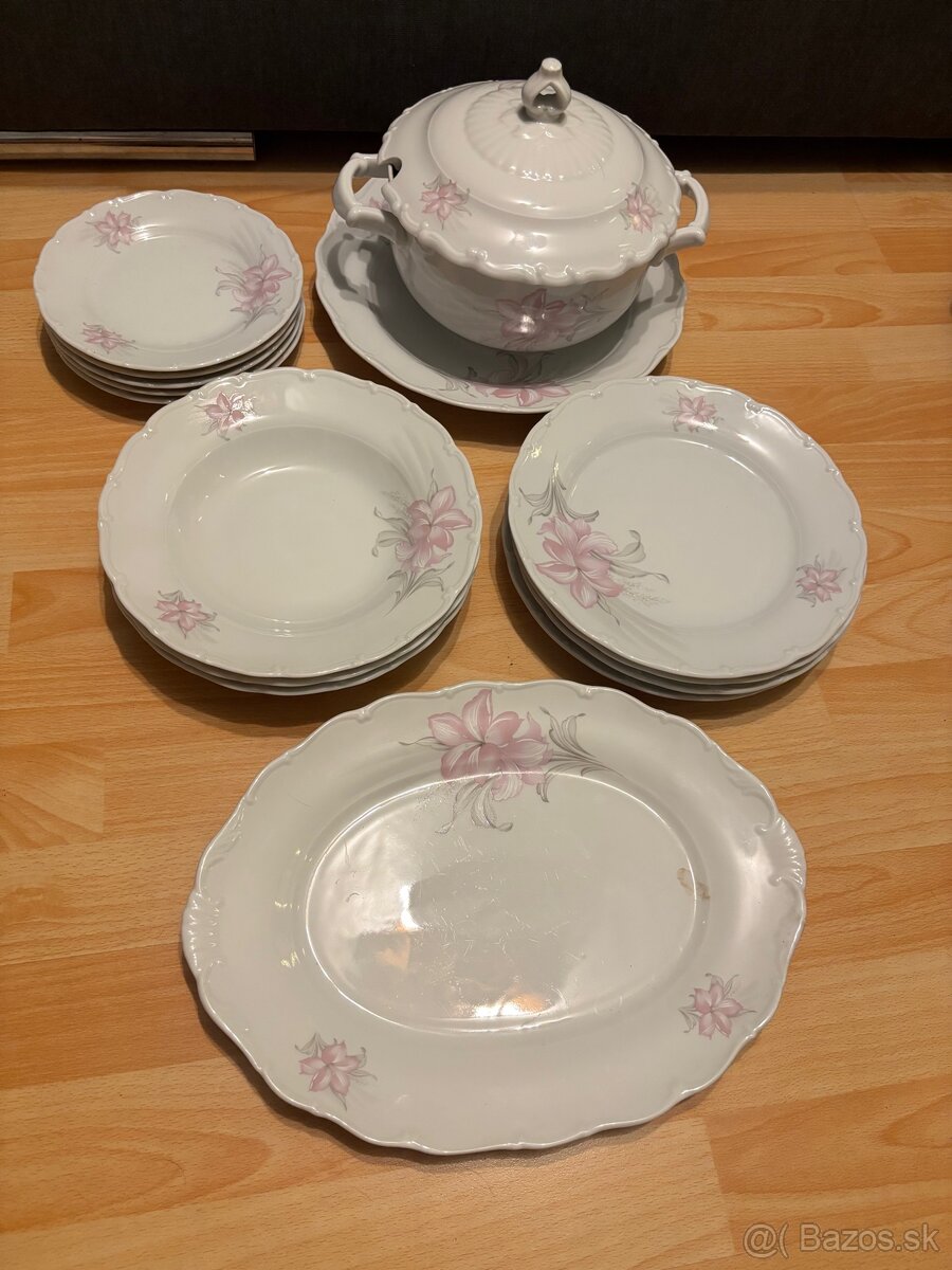 Jedálenská súprava tanierov
