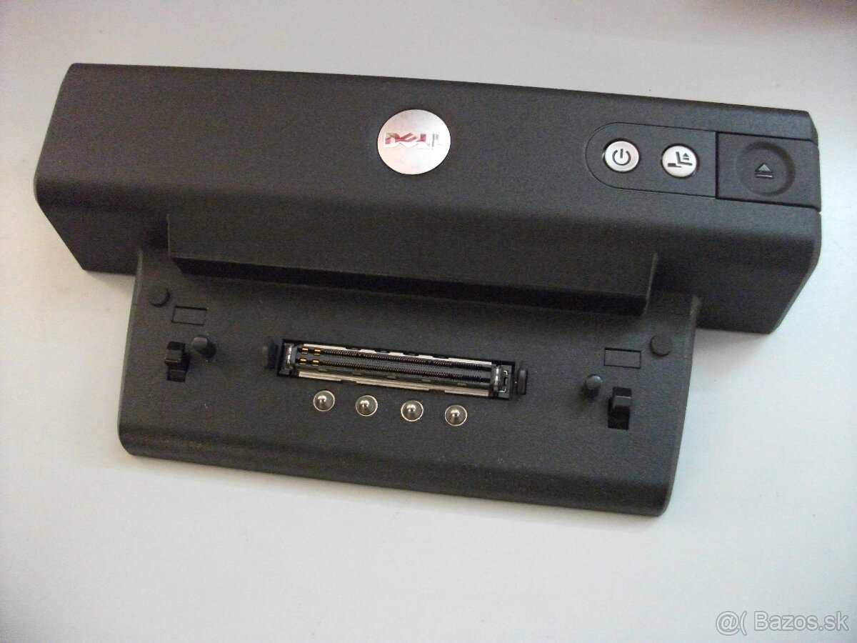 Predám novú dokovaciu stanicu DELL s adaptérom.