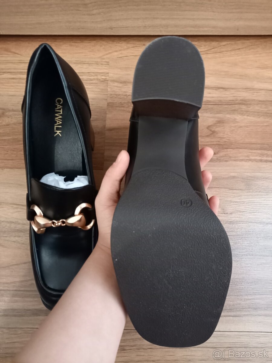 Dámske topánky, veľkosť 40
