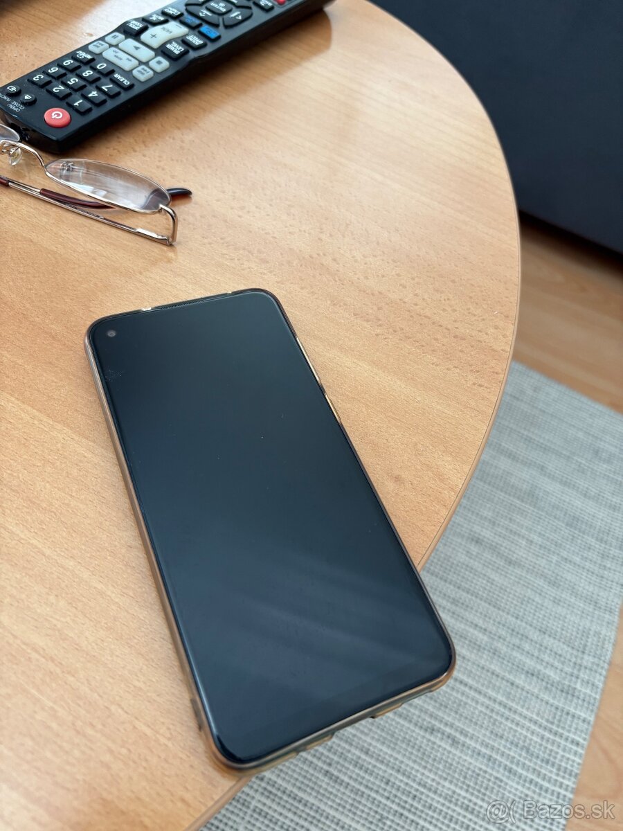 Samsung M11 bez krabicky