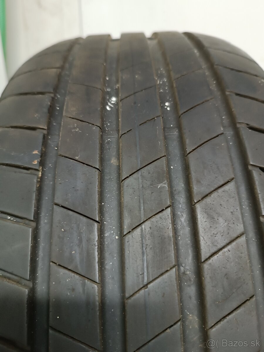225 /55 R16