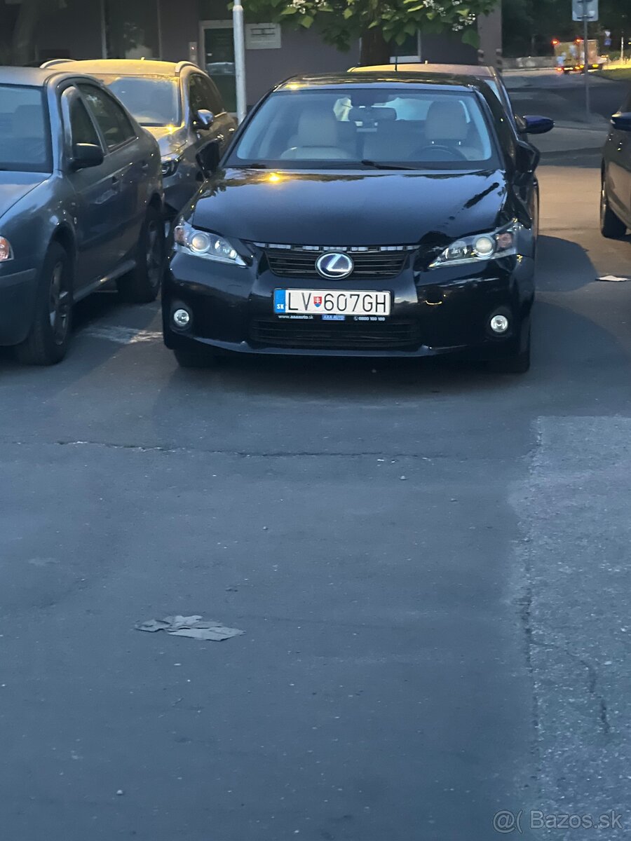 Lexus ct200h 2011