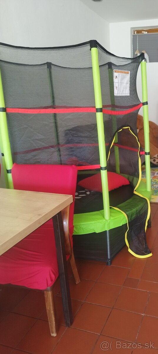 DETSKÁ TRAMPOLÍNA