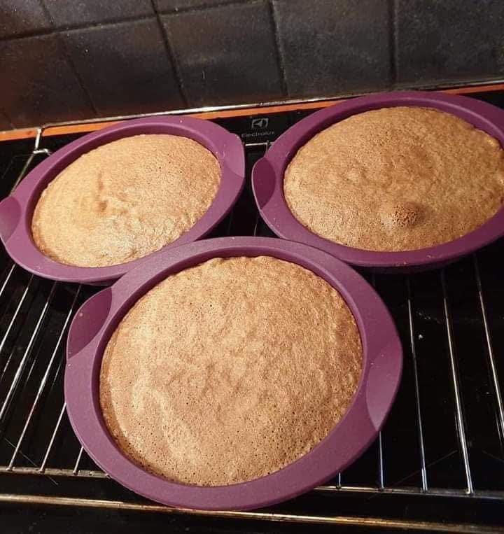TUPPERWARE