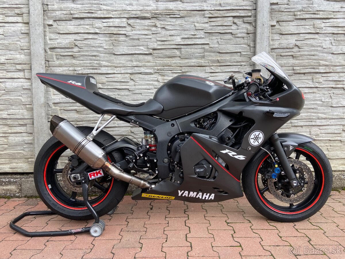 YAMAHA R6