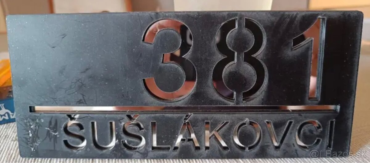 Moderná domová tabuľka alebo firemné logo – na mieru