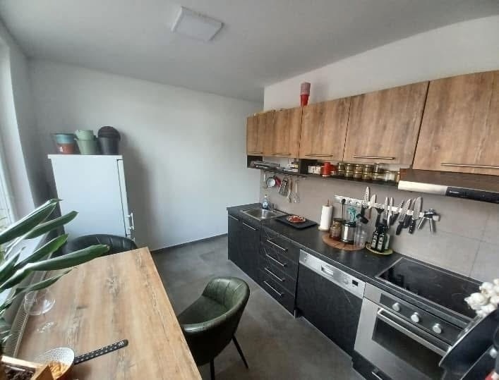 PRENÁJOM 2-IZBOVY BYT PRIAMO V POVAŽSKEJ BYSTRICI / CENTRUM