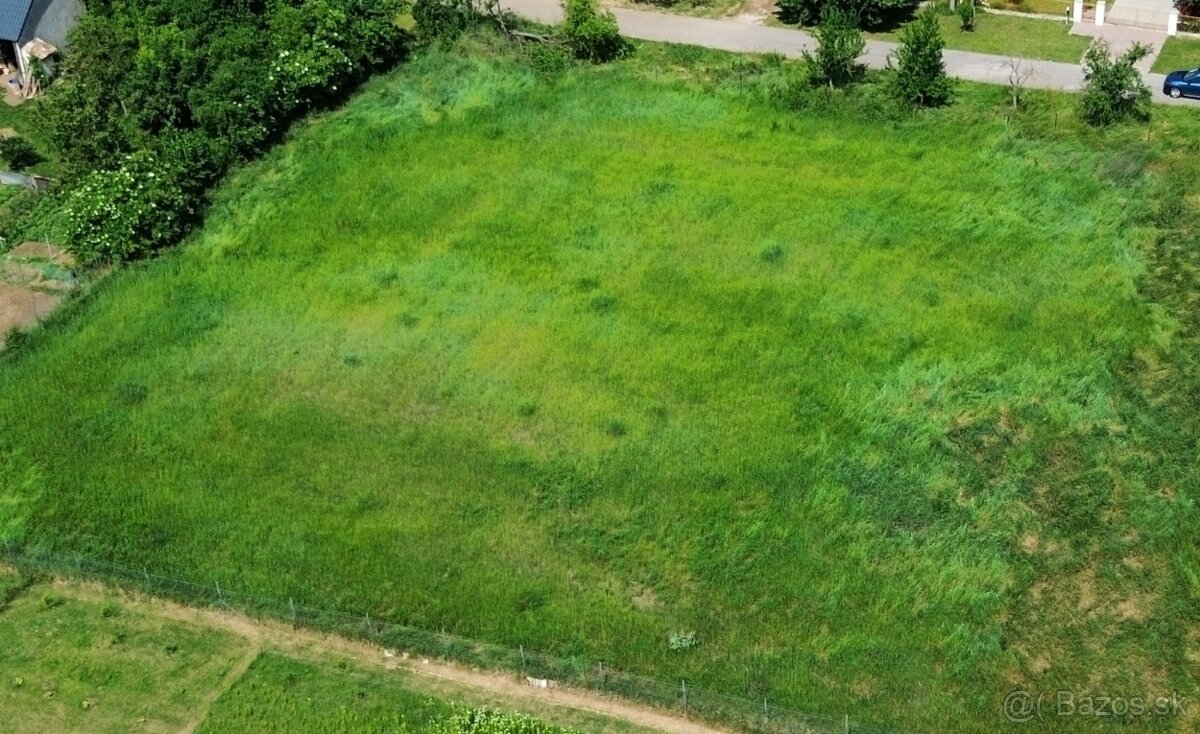 Predaj rovinatý pozemok Nitra - Štefanovičová