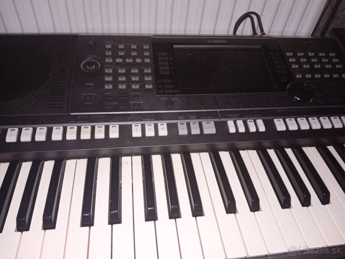 Yamaha psr s770
