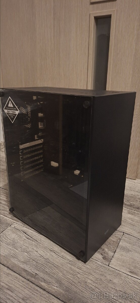 Herný / Kancelársky Počítač PC, Ryzen 2400G, 16gb ram