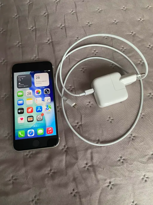 🍏 iPhone SE 2022 – TOP stav, žiadne problémy, 125 € 🍏 Pre