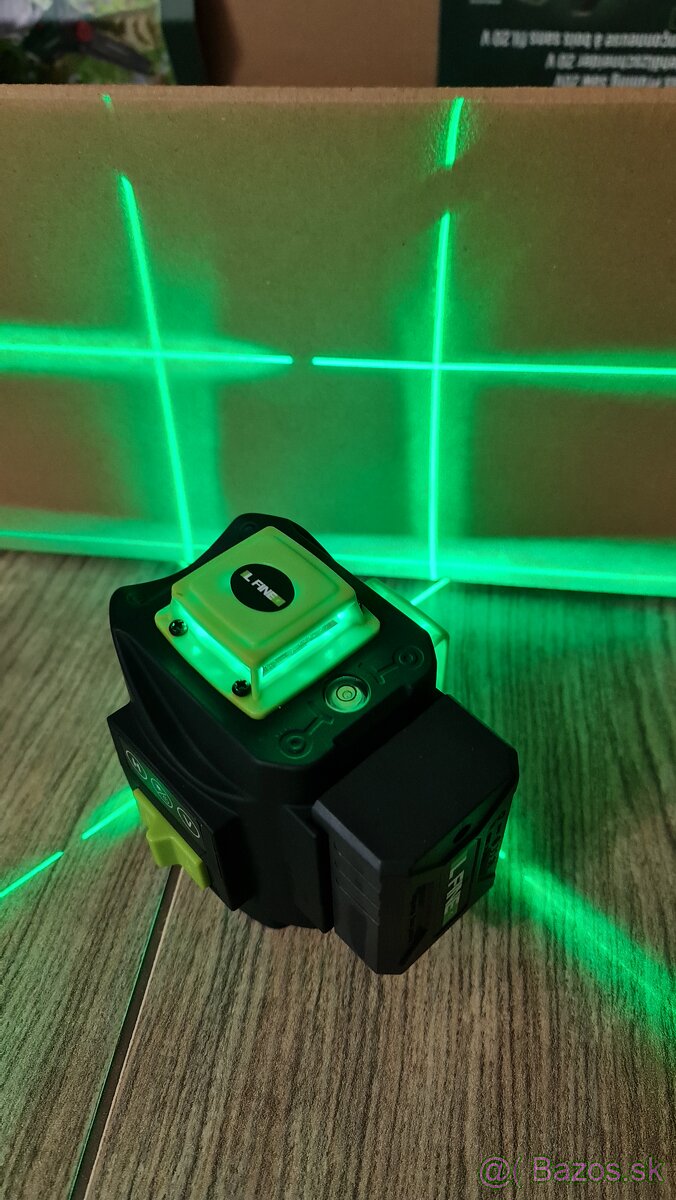 Nivelačný profi laser tzv 4D tj 16/líniový so zeleným lúčom