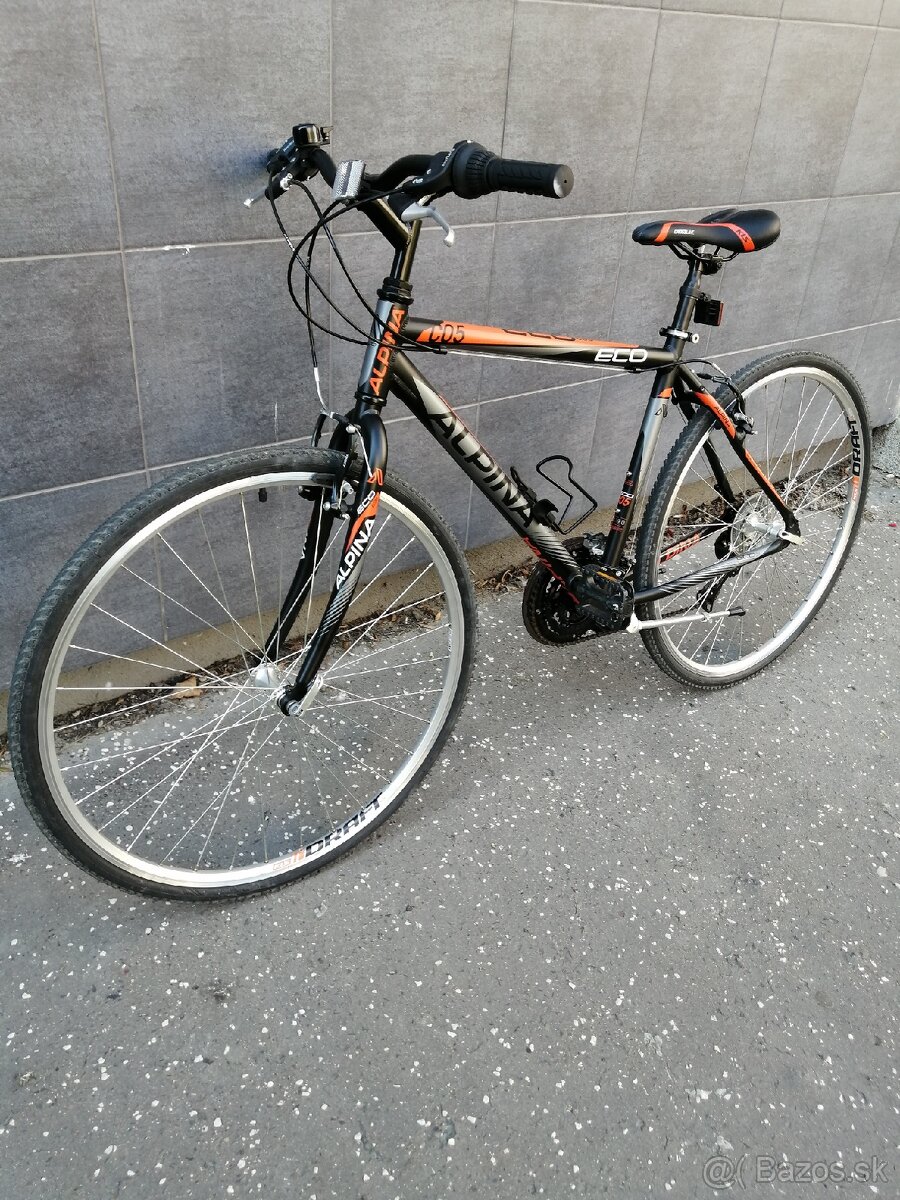 Trekingový bicykel