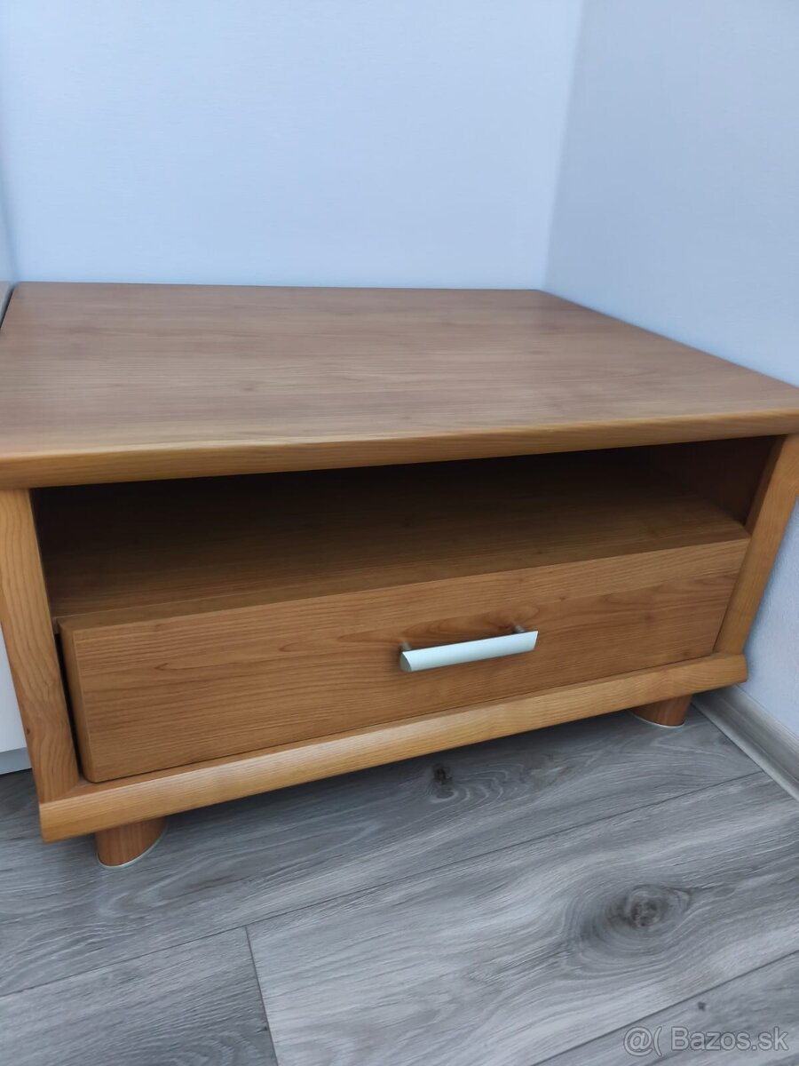 TV stolík