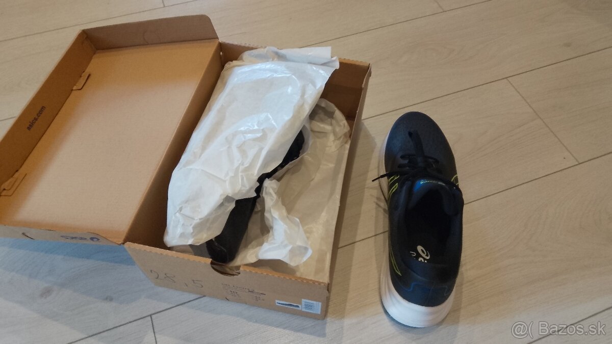 sportova obuv asics