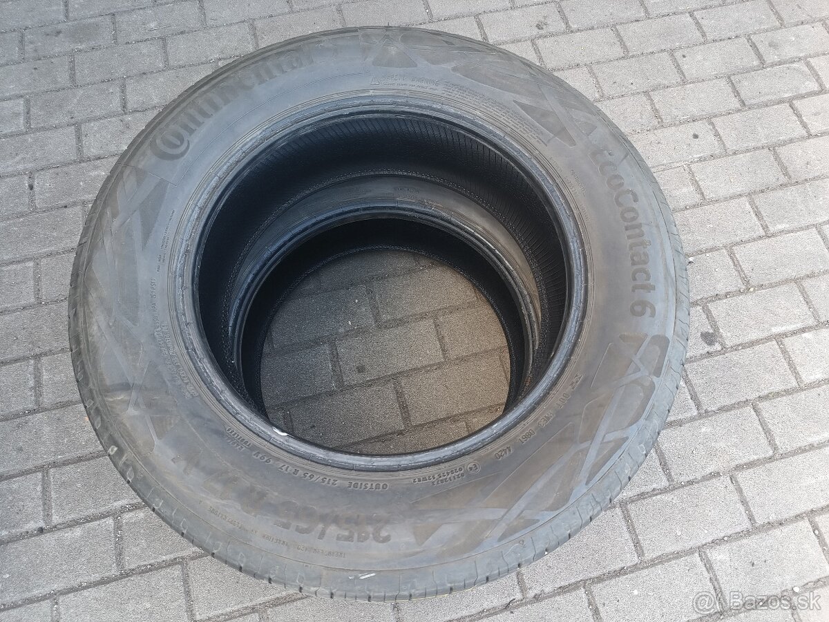 Predam 2ks letne pneu 215/65R17 Continental