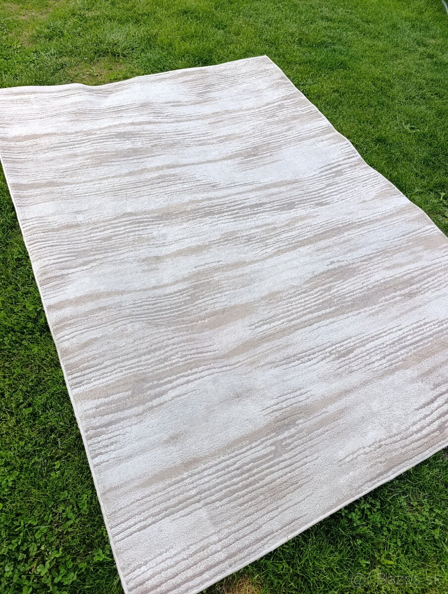 Koberec 1,6m x 2,3m